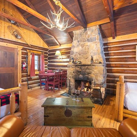 Storm Mountain Lodge & Cabins Castle Junction Extérieur photo