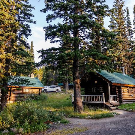 Storm Mountain Lodge & Cabins Castle Junction Extérieur photo