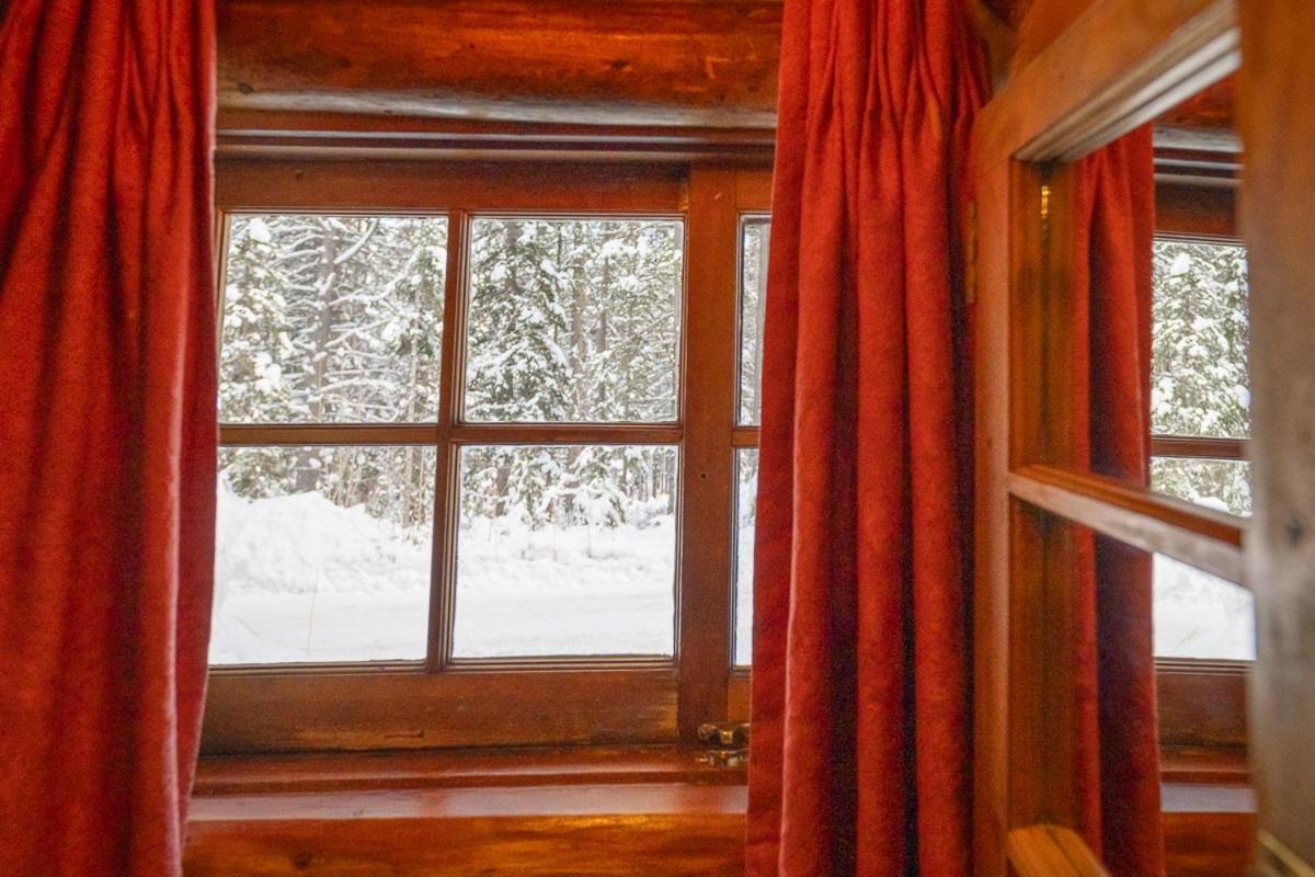 Storm Mountain Lodge & Cabins Castle Junction Extérieur photo