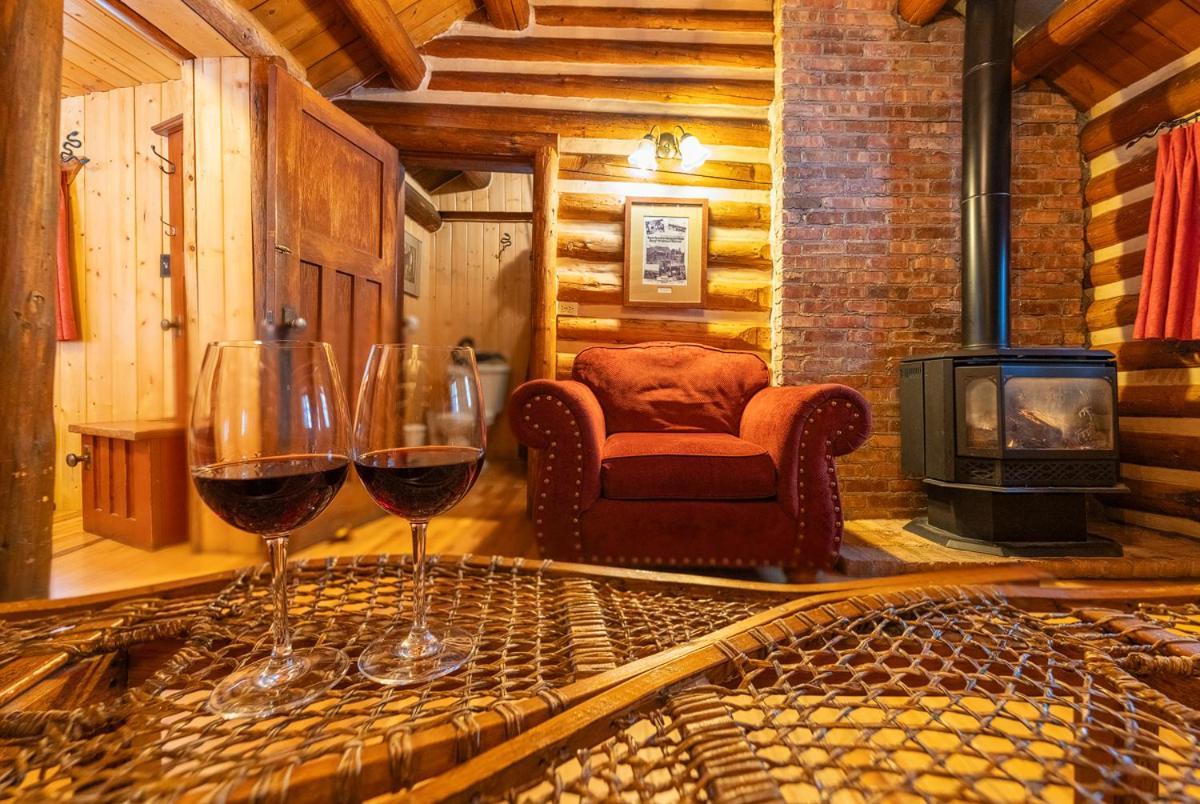 Storm Mountain Lodge & Cabins Castle Junction Extérieur photo