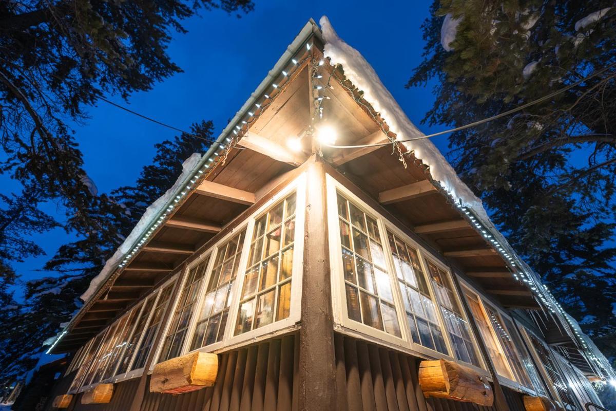 Storm Mountain Lodge & Cabins Castle Junction Extérieur photo