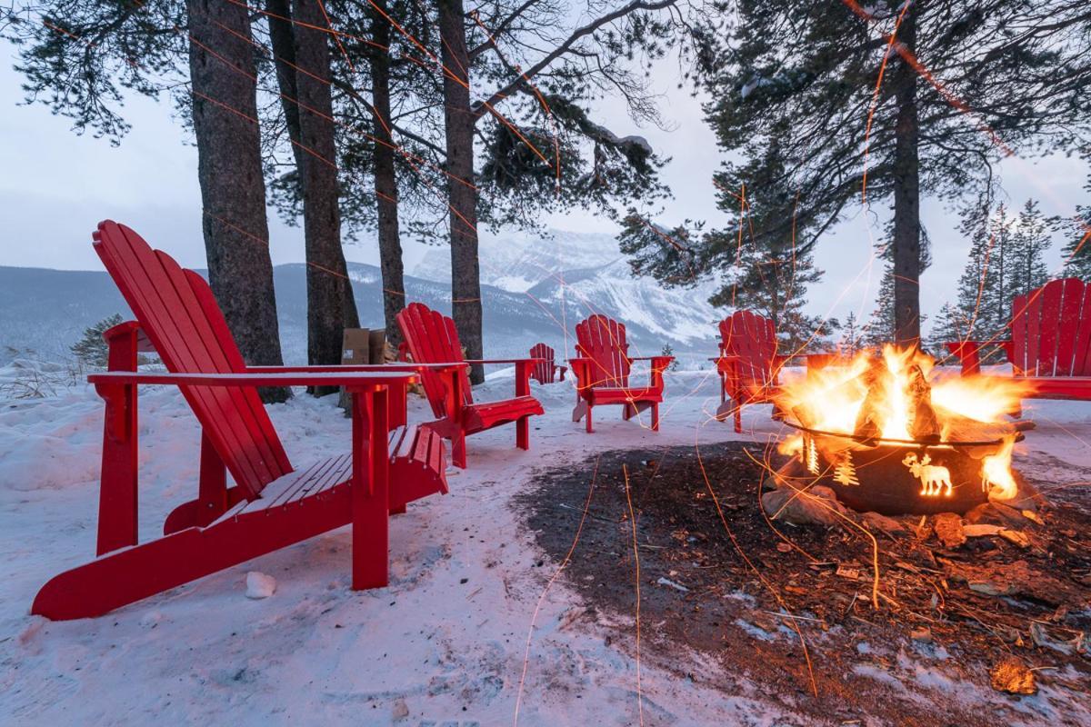 Storm Mountain Lodge & Cabins Castle Junction Extérieur photo