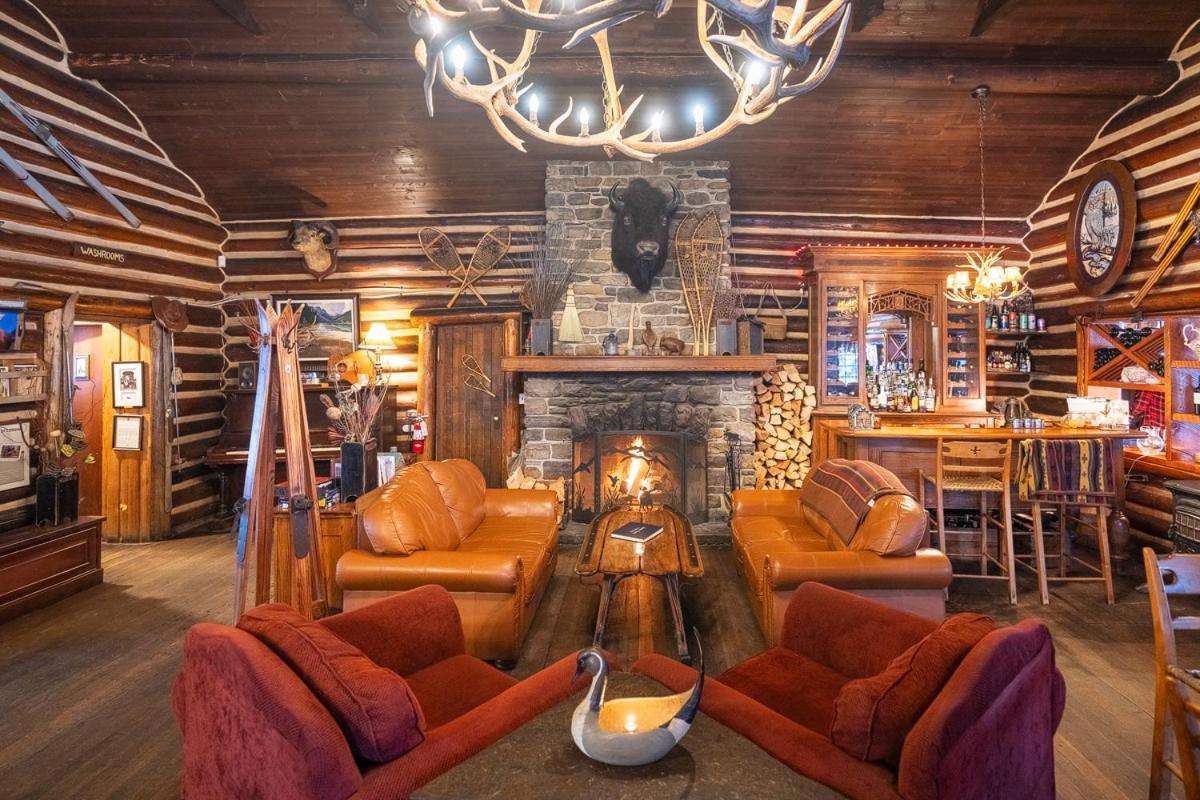 Storm Mountain Lodge & Cabins Castle Junction Extérieur photo