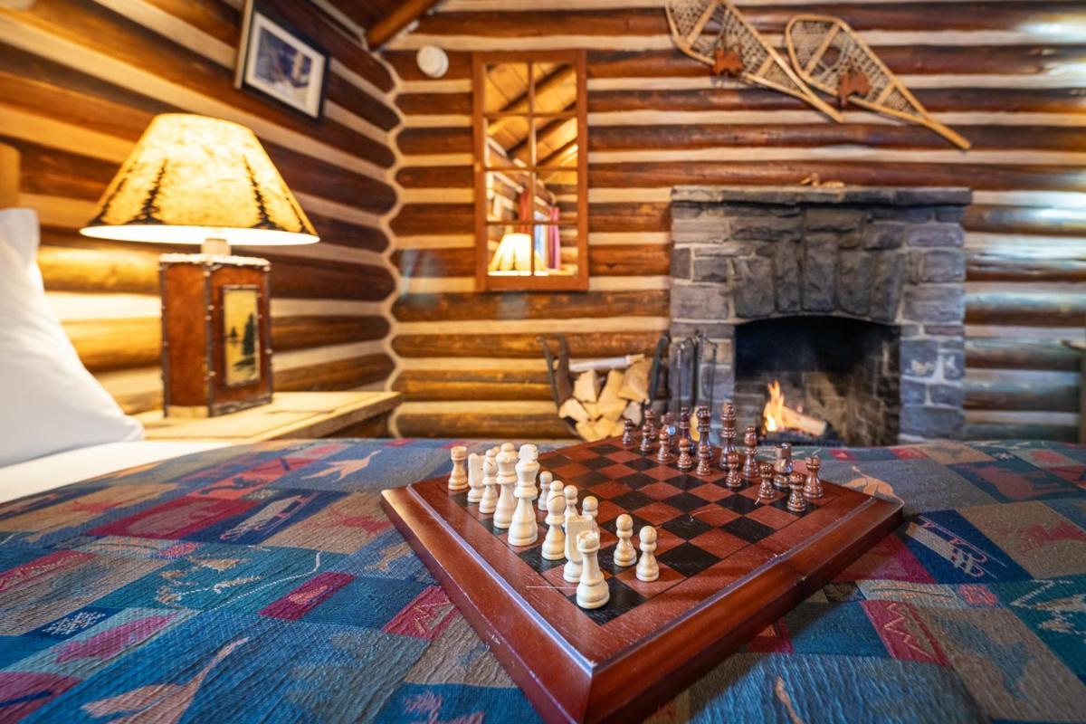 Storm Mountain Lodge & Cabins Castle Junction Extérieur photo