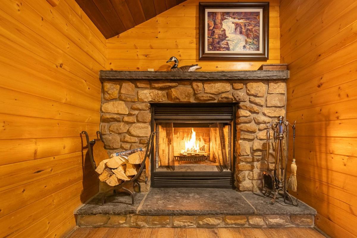 Storm Mountain Lodge & Cabins Castle Junction Extérieur photo