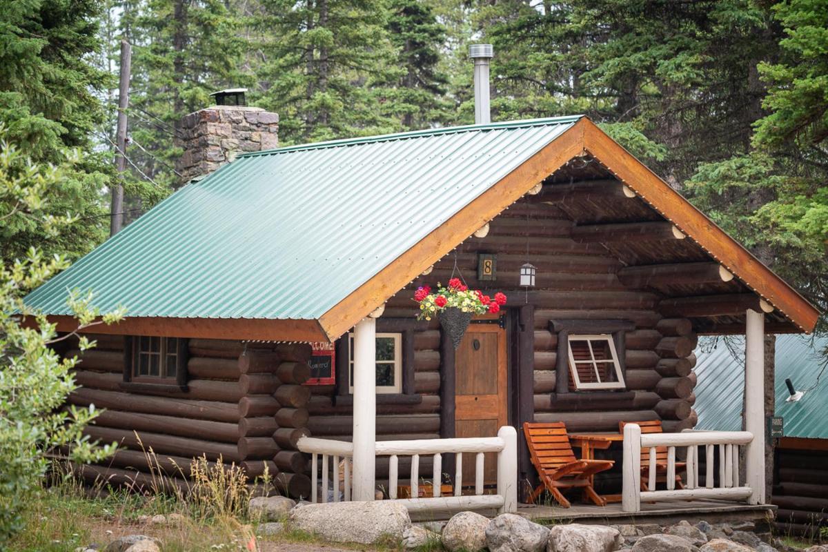Storm Mountain Lodge & Cabins Castle Junction Extérieur photo