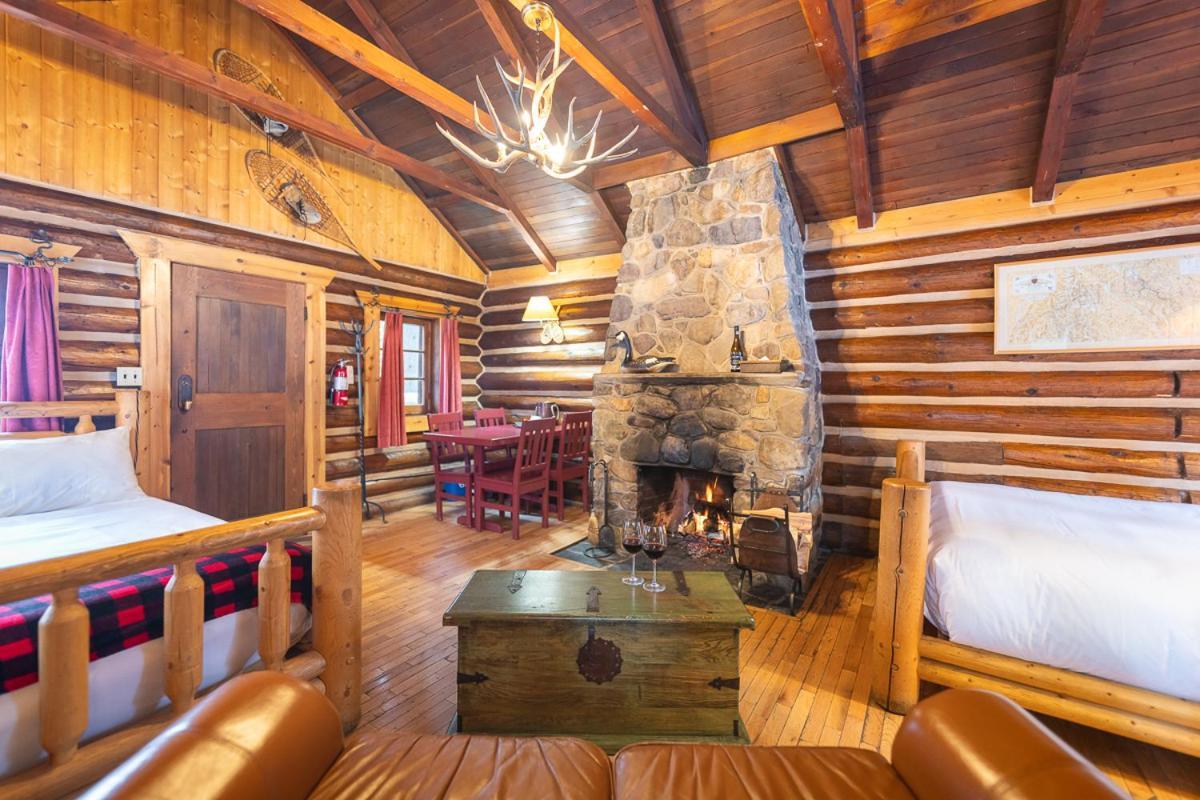 Storm Mountain Lodge & Cabins Castle Junction Extérieur photo