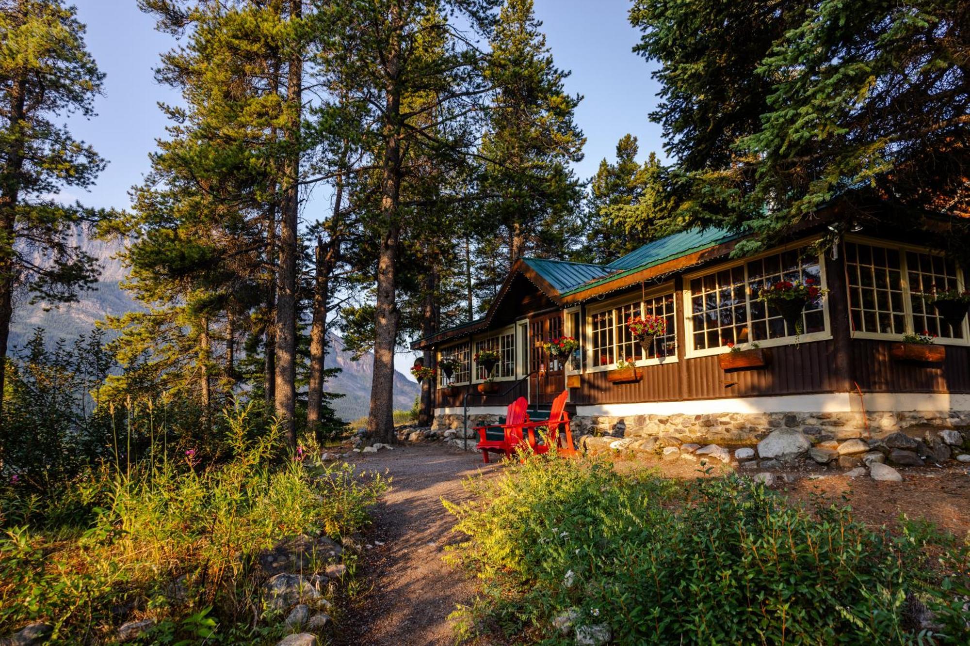 Storm Mountain Lodge & Cabins Castle Junction Extérieur photo